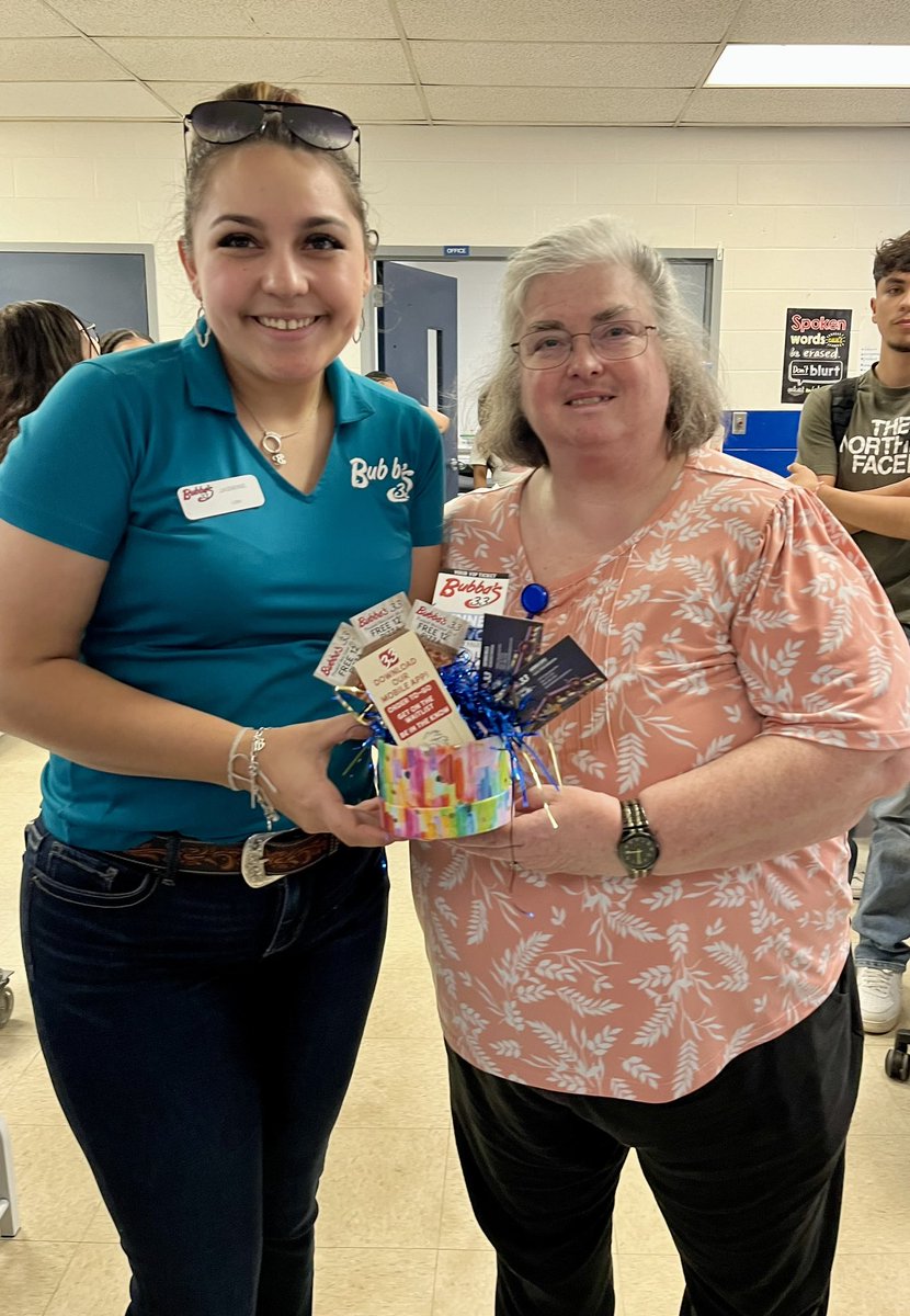 Thank you Bubba's 33 in Tyler for your special gift to Chapel Hill High School Teacher of the Year, Mrs. Anthony!

CTE is so proud to see one of our own being recognized for all their hard work. Congrats!