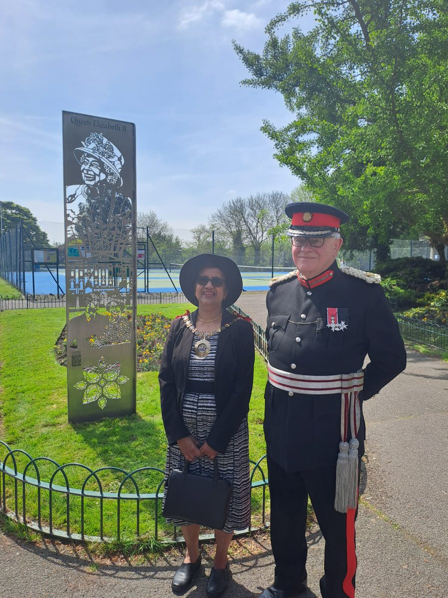 Honoured to be invited to speak at the unveiling of the memorial panels to Queen Elizabeth II at Hendon Park today. Thank you to the Rep DL Martin Russell MBE and donors for their generosity in making this memorial a reality.