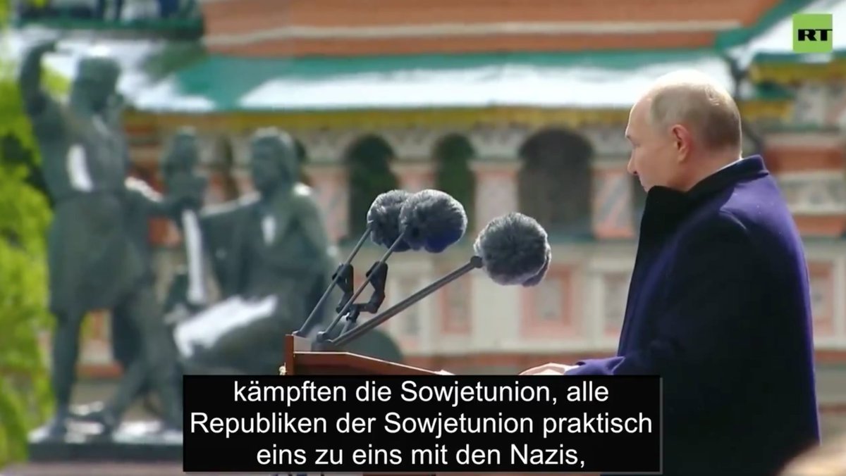 Was unser lieber Putin bei seiner Rede am 09. Mai vergisst: Die unrühmliche Rolle der Sowjetunion als anfänglicher Verbündeter Hitlers, die 1939 gemeinsam 𝖒𝖎𝖙 den Nazis kämpfte.

 wie auch die vielen Millionen Opfer des Stalinismus ignoriert werden. Geschmacklos.