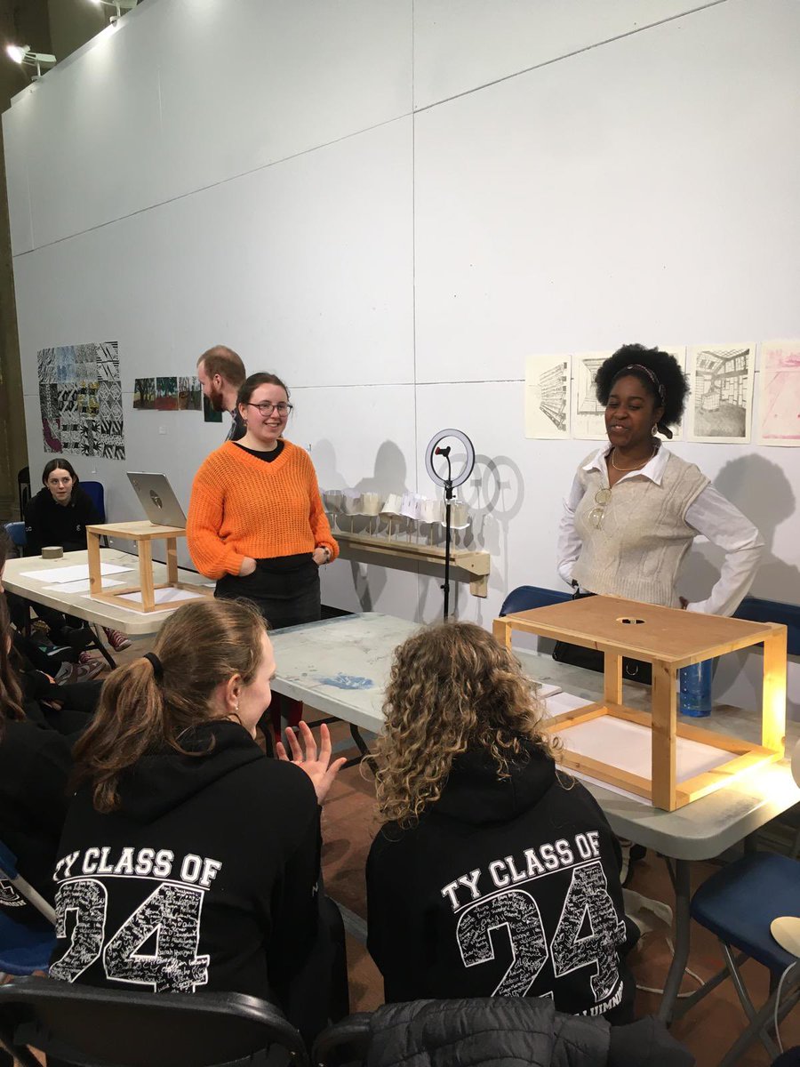 GCLTY's tweet photo. Bhain scoláirí Bl4 an-taitneamh agus tairbhe as ceardlann ealaíne chruthaitheach agus idirghníomhach ar an gCéadaoin 🎨🖌️🖼️ https://t.co/wprrISZUuu
