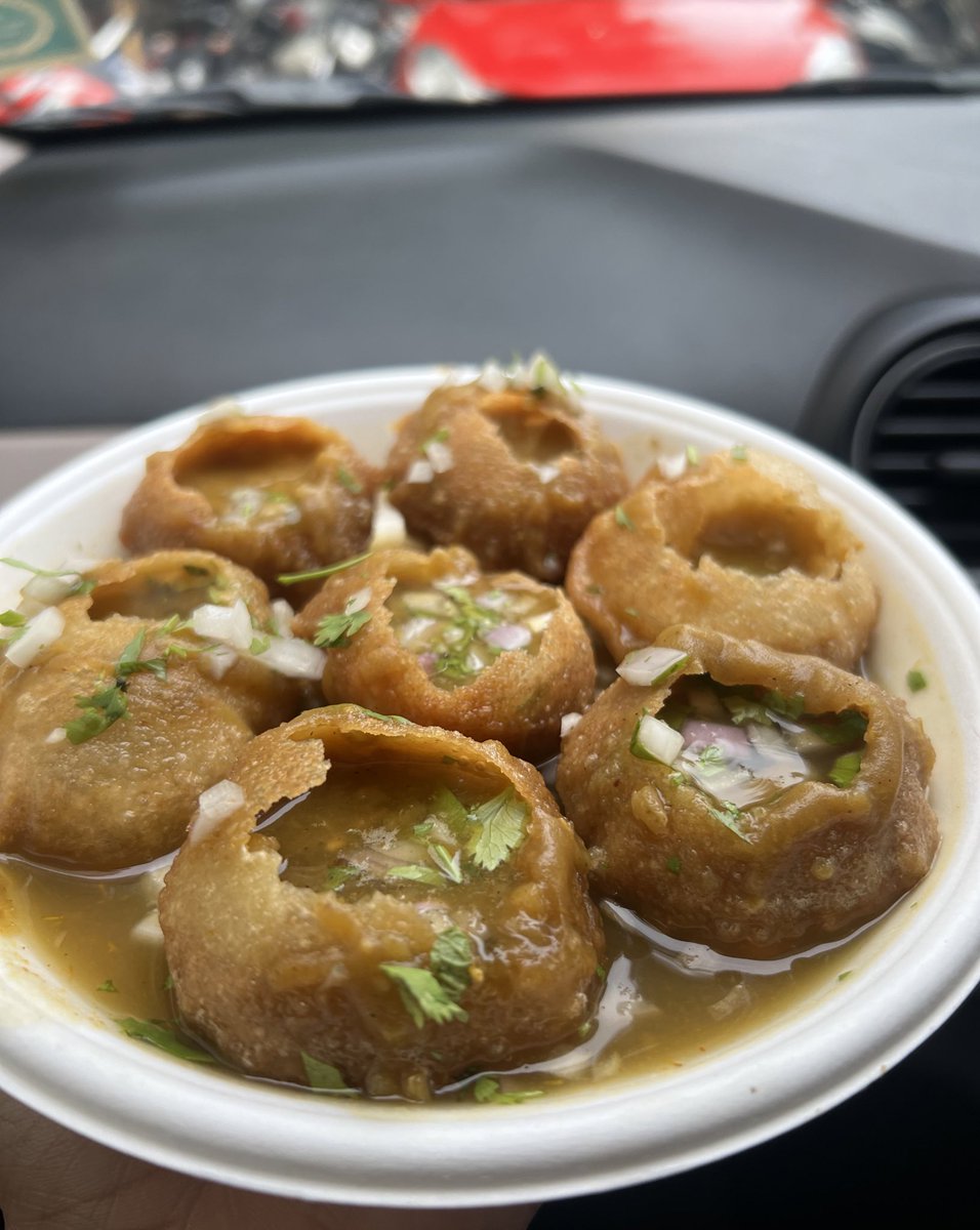 panipuri tinna ane kanna ah uncle gurtu patar ane happiness ay ekkuva ayipoyindi ☺️