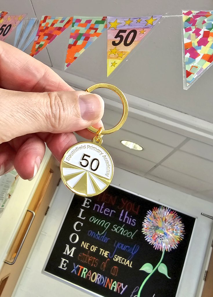 Corisande Bateman tweet media