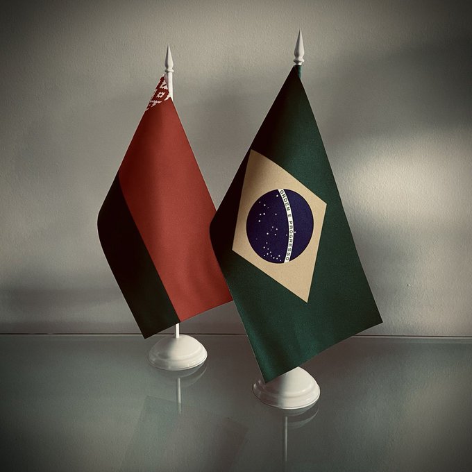 Em nome da República de Belarus 🇧🇾, estendemos nossas sinceras #condolências a todos os afetados pela terrível tempestade no #RioGrandedoSul 🇧🇷. 🕯️ Palavras de apoio aos familiares e amigos das vítimas e desejamos um rápido retorno à vida normal. @governo_rs #PortoAlegre #Canoas