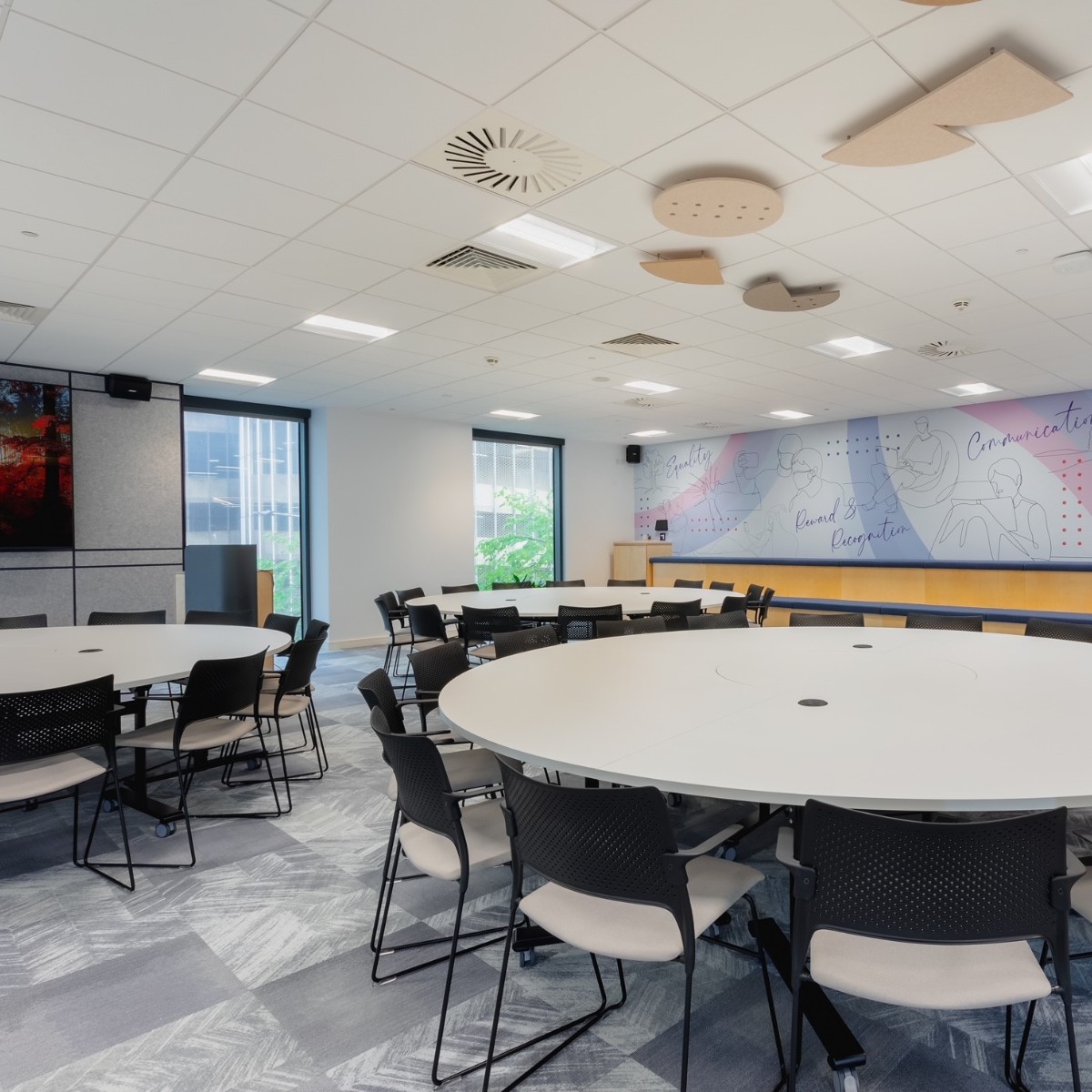 Our Facilities team has transformed our first floor to a modern, fresh space built with seamless collaboration in mind. A huge thank you to @ClaremontGroup for working with us on this project, helping us to spark that feeling of togetherness for our colleagues even more!