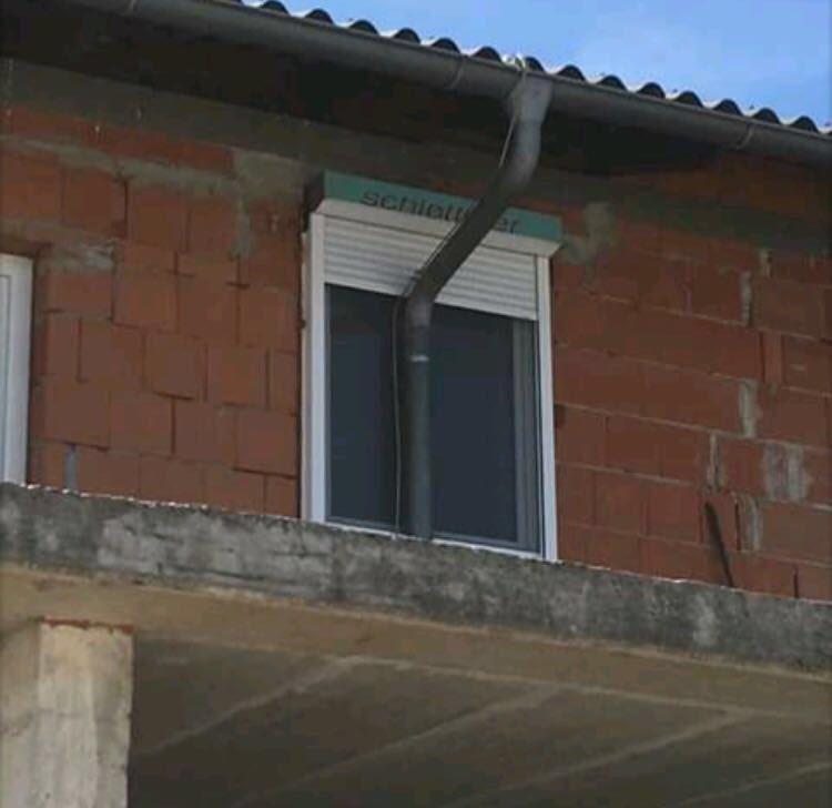 Ein trauriger Spaß:
Was zeigt das Bild anschaulich?
Die GRÜNE Einbürgerungs-SEKTE hat 25
Migranten zu Facharbeitern ausbilden lassen...!!
Ergebnis:  umwerfend, ein aktuelles Spiegelbild von 🇩🇪