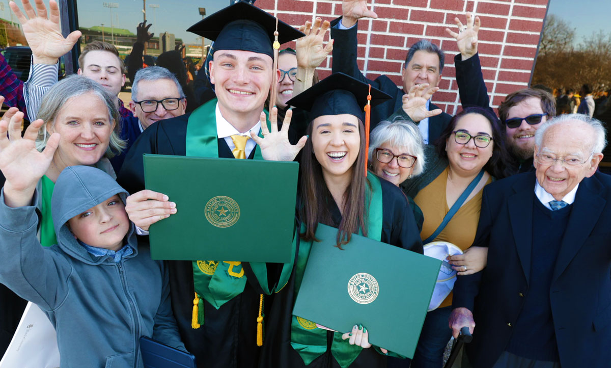 #BaylorGrad weekend is here! 🎓💚💛 Can't make it to Waco to cheer on your grad? We're live-streaming all four ceremonies this weekend! Find those links, plus all the other Commencement details you might need: baylor.edu/commencement