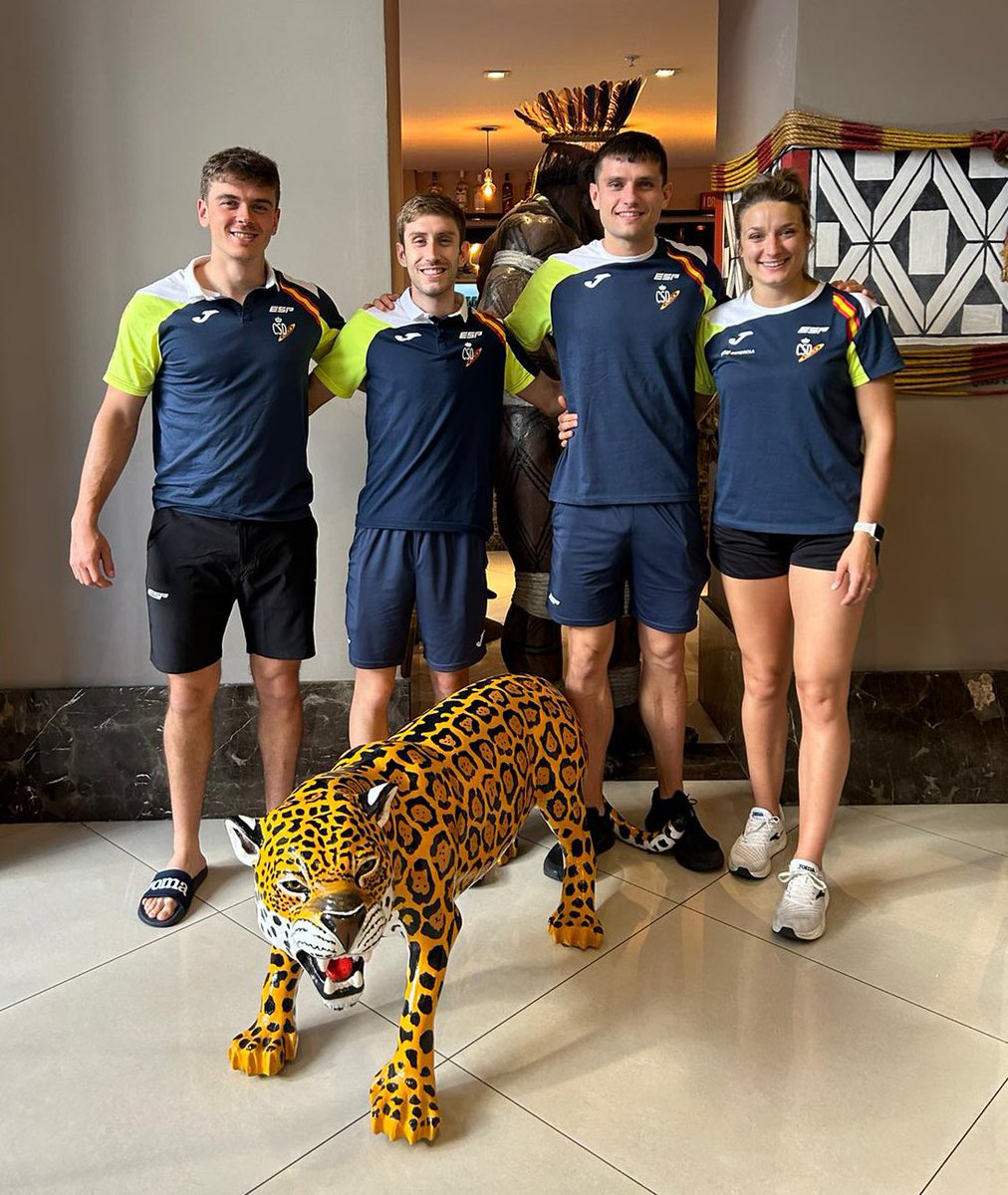 👏🏽 Nuestros cuatro tigres preparados para el Campeonato Iberoamericano con @atletismoRFEA 😊 • Manu Quijera • Álvaro López • Iker Alfonso • Arantza Moreno • 💛💚 #SoñemosSinLimites