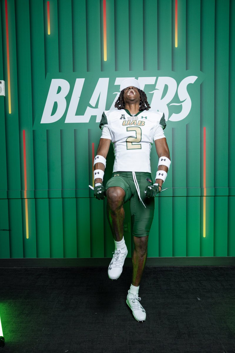 dlee____25's tweet image. 100% Committed. 🔒
Let’s Work @UAB_FB!
#FireBreathersOnly