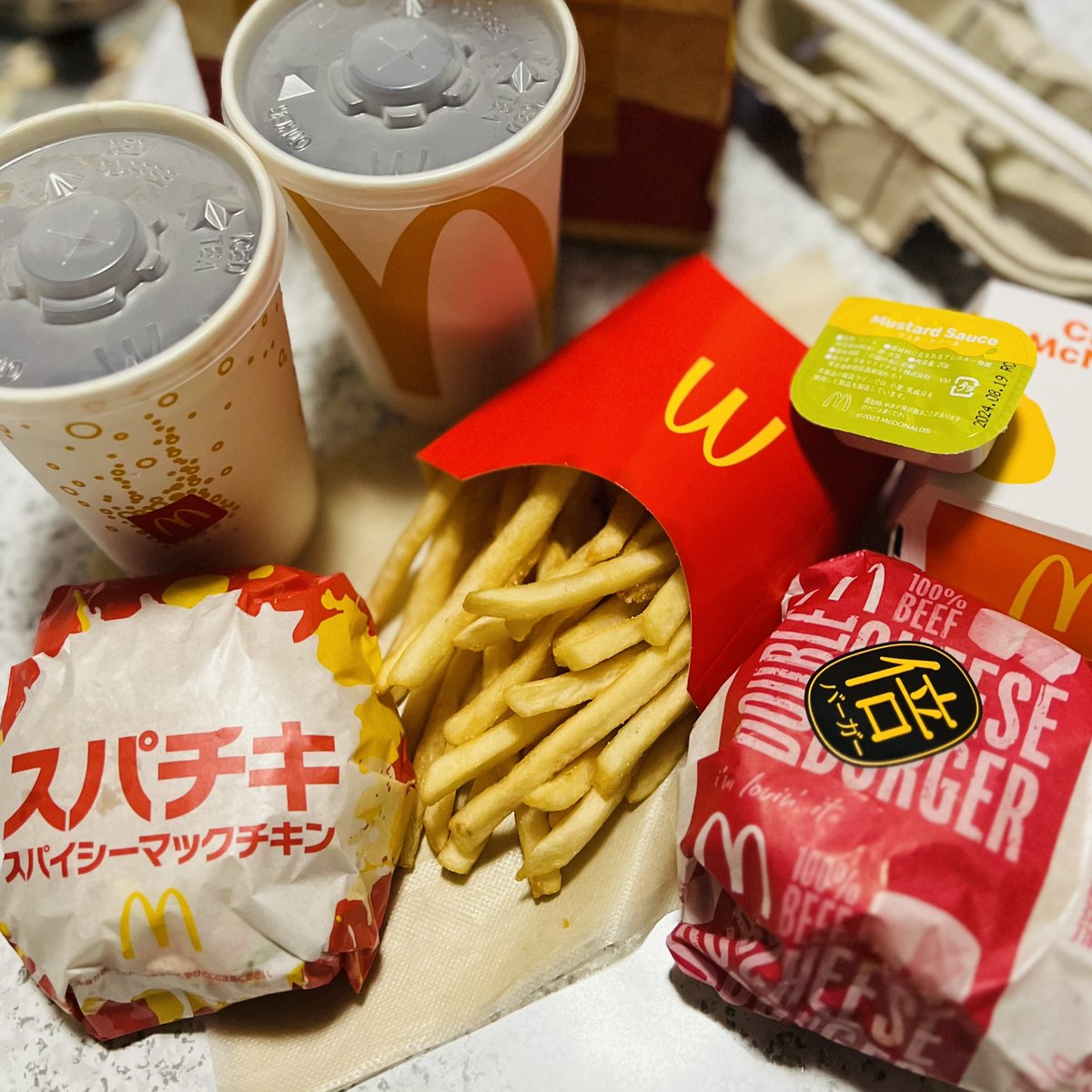 ①玉子チャーハン🍳
②ばくだん丼💣
③牛肉とトマトの卵炒め🍅
④マック🍔🍟🥤
#今週の晩ごはん