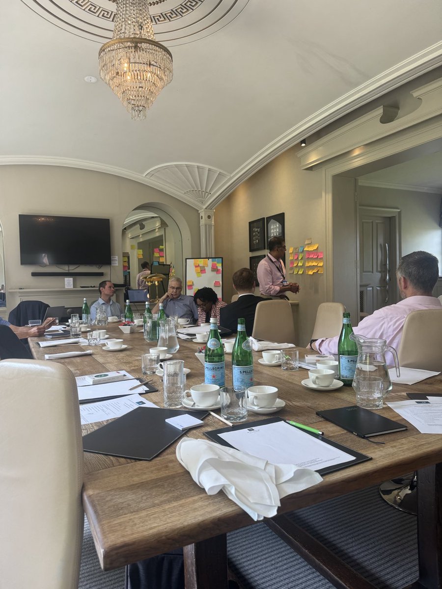 ALSGBandI's tweet image. President @laptan1 running the ALSGBI Strategy Meeting #ideas #postitnotes #deBonosixhats @ALSGBIAcademy @CRSelvasekar @MagpieSalute @boal_matthew @tamsin_morrison