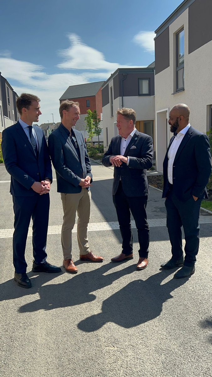 Delighted to welcome @DarraghOBrienTD to Dublin West today to officially launch 69 newly built affordable homes in Hollystown delivered by Government. Hundreds of new social and affordable homes are currently under construction with @Fingalcoco for families in Dublin 15.