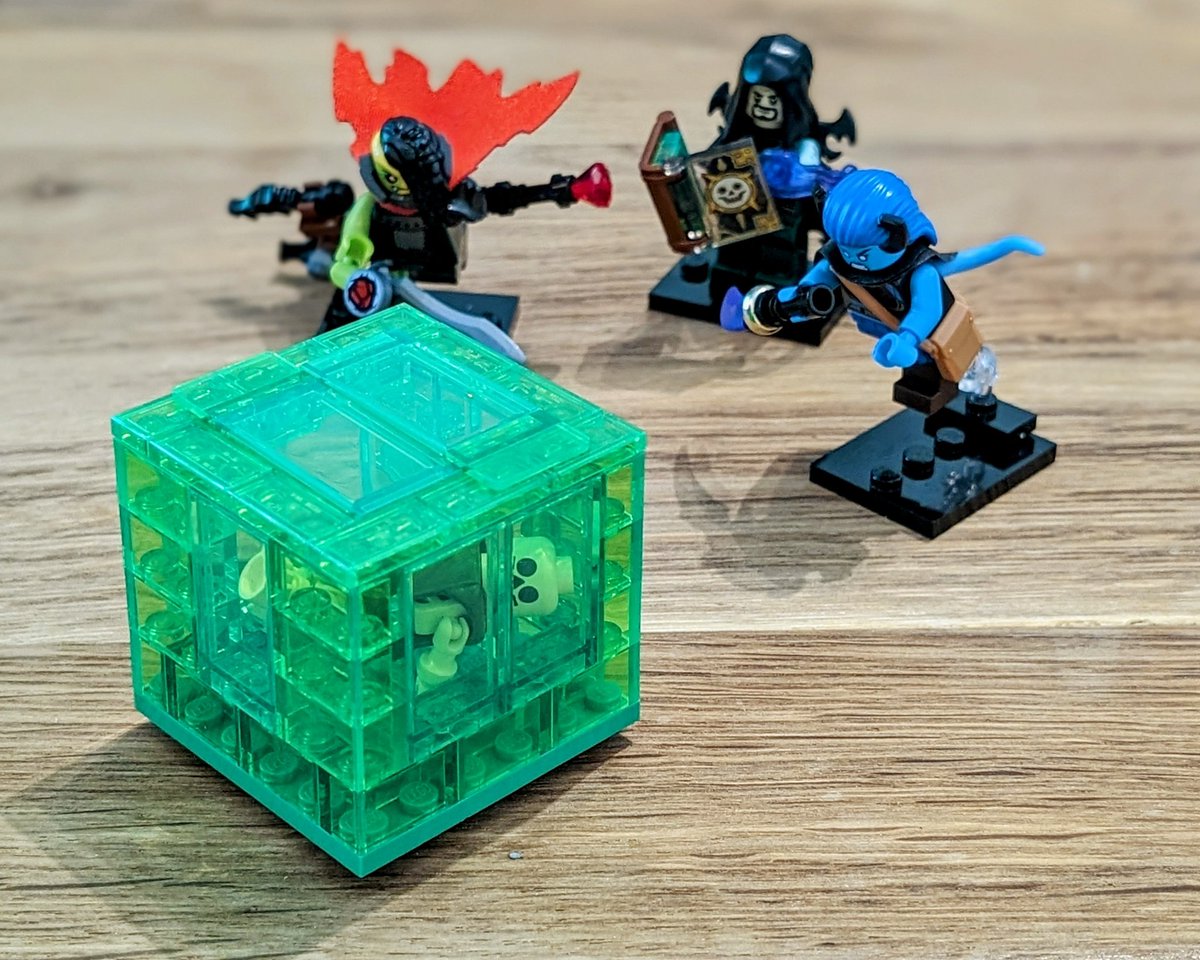 Enter the Palemaster! Our growing party of misfits encounters a gelatinous cube! Roll for initiative! 🎲 #afol #lego #legodnd @LEGO_Group @Wizards_DnD