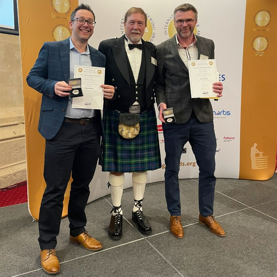 Ewan Sneddon and Tom Slack, our two Senior Brewers, were thrilled to receive Silver awards for Dark Mild and Poulter's Porter in their respective class last week at @Brewingawards also known as the 'Oscars' of the brewing world. 🥈