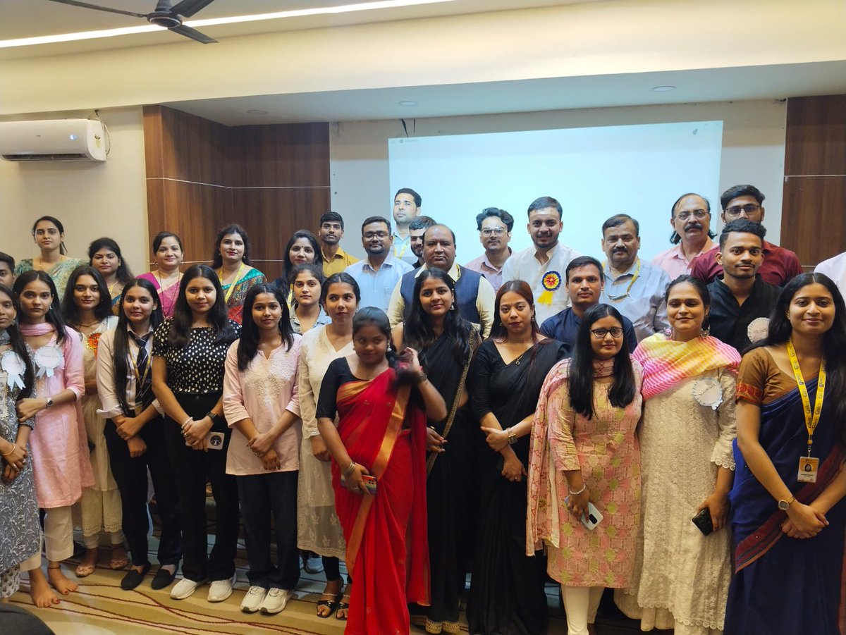 GNIIT MBA Institute celebrated Mother's Day with touching performances  at the Social Club. Dr. Anshul Sharma, the Director, delivered a  heartfelt speech reminiscing cherished memories and honoring maternal  influence.

#MBA #MBAINSTITUTE #BESTMBACOLLEGE #BESTPLACEMNTCOLLEGE