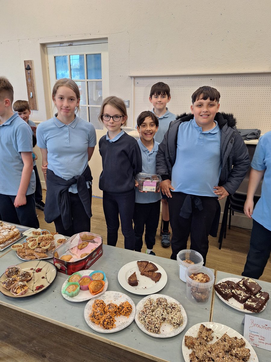 4th class cake sale to raise funds for their bus to @esbscienceblast #Baking #ScienceBlast24