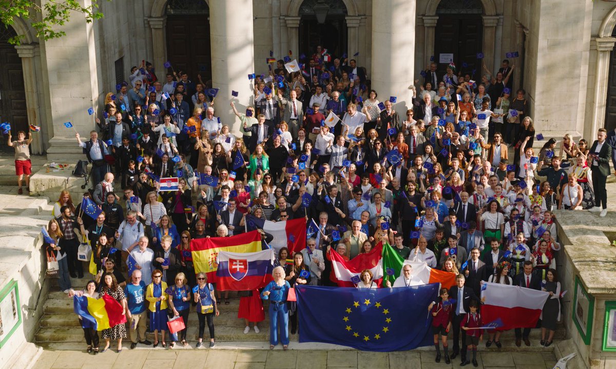 🇪🇺🇵🇱Thank you to everyone who visited our stand at yesterday's fantastic Europe Day! Special thanks to Mazury London for a beautiful performance! & Polish Traditional Foods & Podlaska Chata for providing the food Thanks to the organisers @EPinUK, @EUNICLONDON & @EUdelegationUK