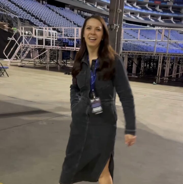 Sal101's tweet image. 🎵 Take a peek behind the scenes of #ITVStudioSessions 🎬 Our Events Manager, Danielle Morrison, gives you an exclusive glimpse into what it's like working on the set of the brand-new music show! (Part two coming soon✌️) In... #TeamVirginMediaO2 dy.si/Xn1QN