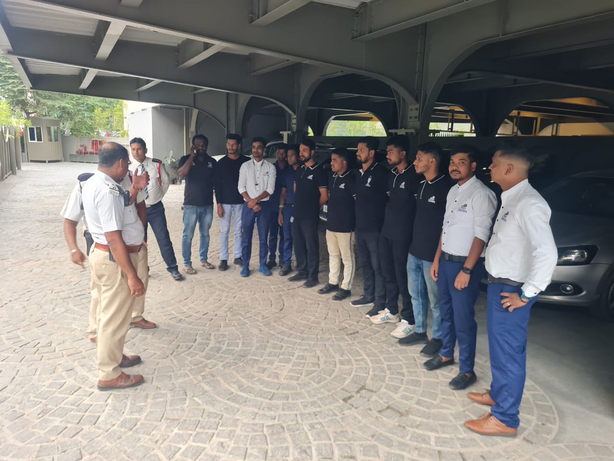 Awareness program conducted by our officers and staff to Biergarten staff regarding No parking and Against one way. #BeARoadSafetySuperhero #NRSM2024 #FollowTrafficRules #Awareness @CPBlr @Jointcptraffic @DCPTrEastBCP @acpwfieldtrf @blrcitytraffic @BlrCityPolice