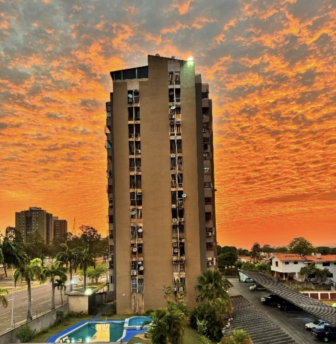 @tineophoto Desde mi ventana, desde mi tlf , amanecer, Puerto Ordaz, estado Bolívar 5:48am