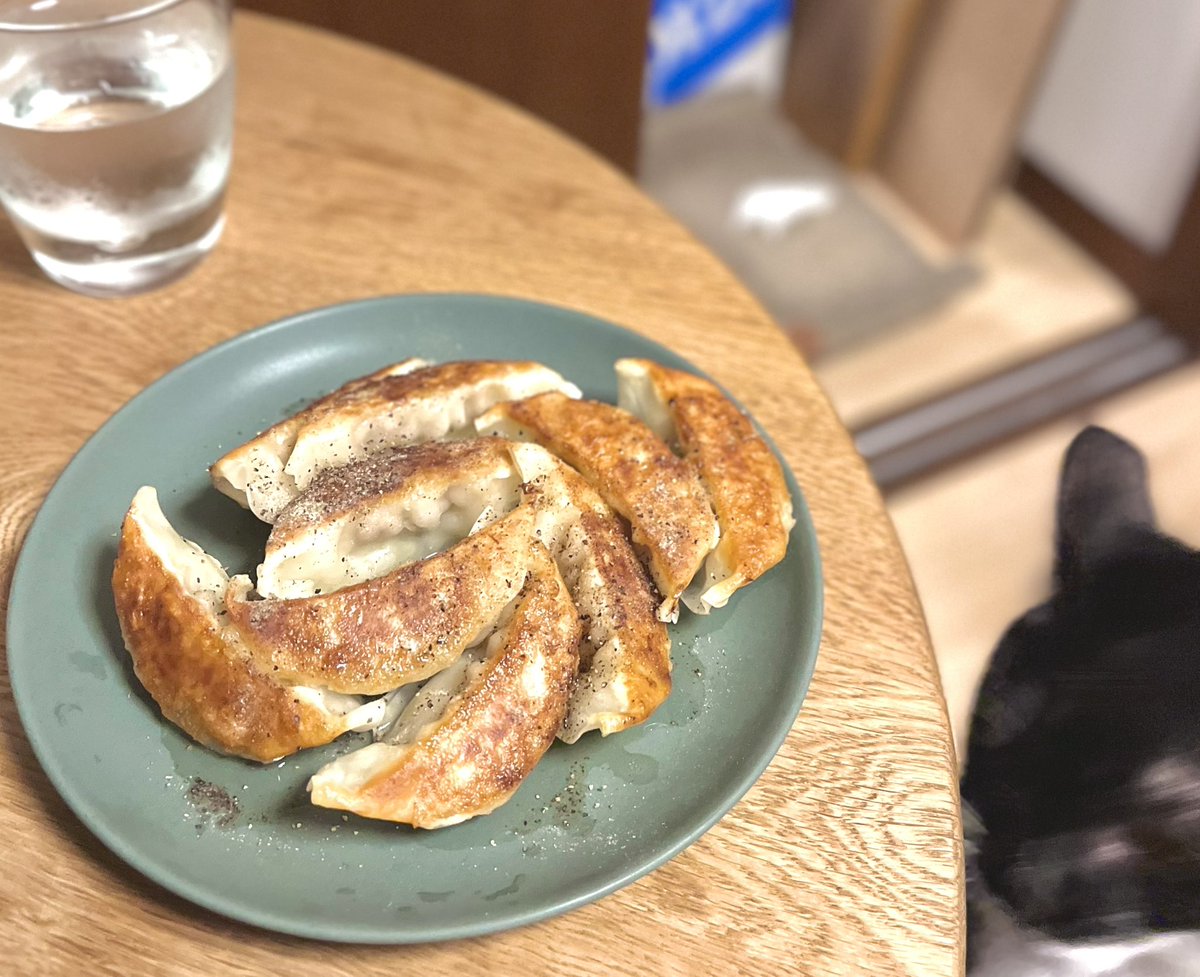 晩飯前にグミ食べすぎた