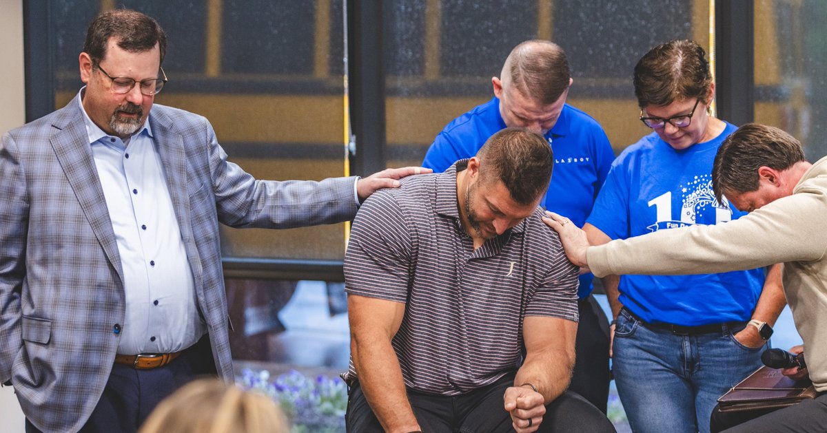 We cannot say enough great and powerful things about our recent Service Day and Luke 14 event. Hosting Tim Tebow & hearing his message and serving hundreds of people throughout our community all on the same day was SO humbling. bryancollege.smugmug.com/2023.../Spring…