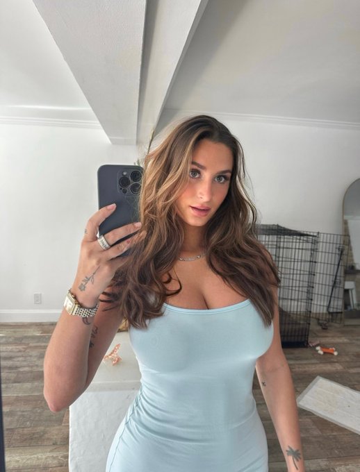 F*CK it sending 🍒 pix to anyone that comments &lsquo;plz&rsquo; https://t.co/WUyh3nkXAm