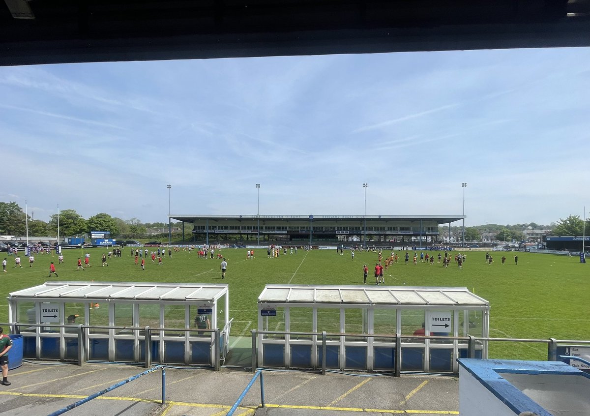 Great to deliver the final day of the FGL1 course with the WRU apprentices <a href="/TonduRFC1880/">Tondu RFC</a>🙌

Then straight over to the Ravens festival <a href="/bridgendravens/">Bridgend Ravens</a> organised by our hub Officer <a href="/SimonNo09739164/">Simon Norris</a> with support from his <a href="/BridgendRugby/">Rygbi Coleg Penybont | Bridgend College Rugby</a> rugby leaders &amp; referees - class day🔥