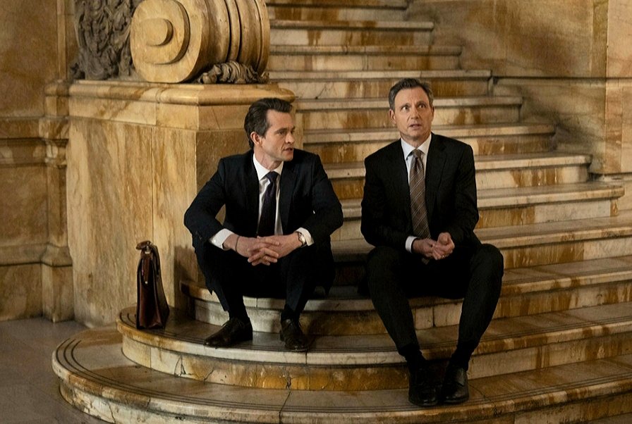 Another NEW promo pic of  'No Good Deed' has been released after the episode aired yesterday! Just two pals sitting on some stairs...👀
#HughDancy #LawAndOrder #NolanPrice