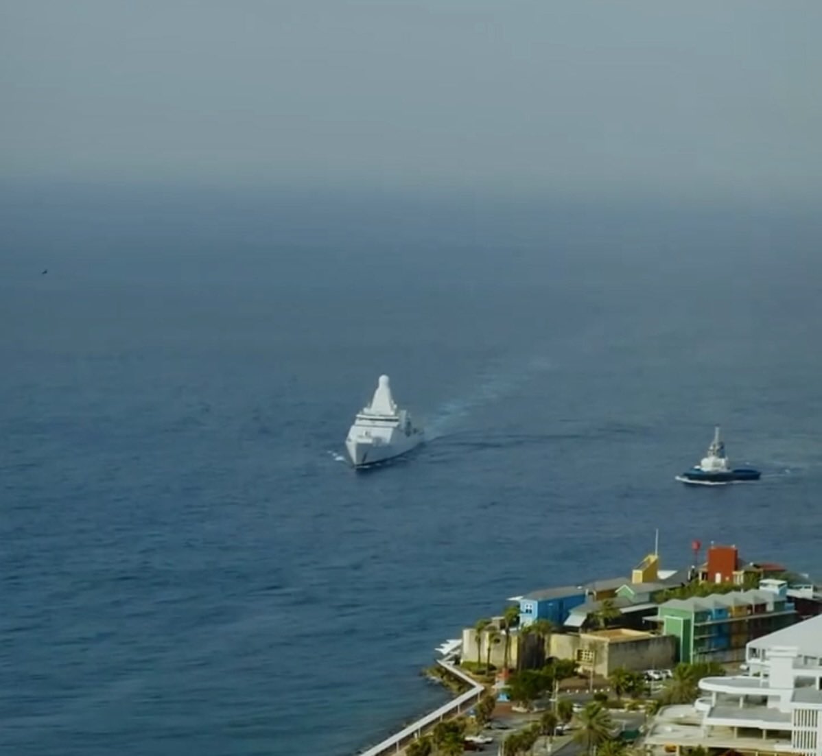 WarshipCam's tweet photo. Royal Netherlands Navy Holland-class offshore patrol vessel HNLMS Groningen (P843) coming into Curaçao - May 9, 2024 #hnlmsgroningen #p843
SRC: FB- Defensie Carabisch Gebied https://t.co/Bhnj7oEkAx