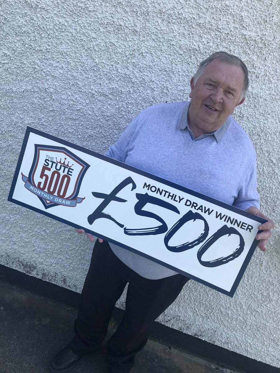 A delighted Donal Ferry picking up his £500 after winning Aprils monthly draw! To enter May’s draw, click on the link below, £10 per month & £500 for the winner! klubfunder.com/Clubs/Institut… Many thanks for your support ⚽️