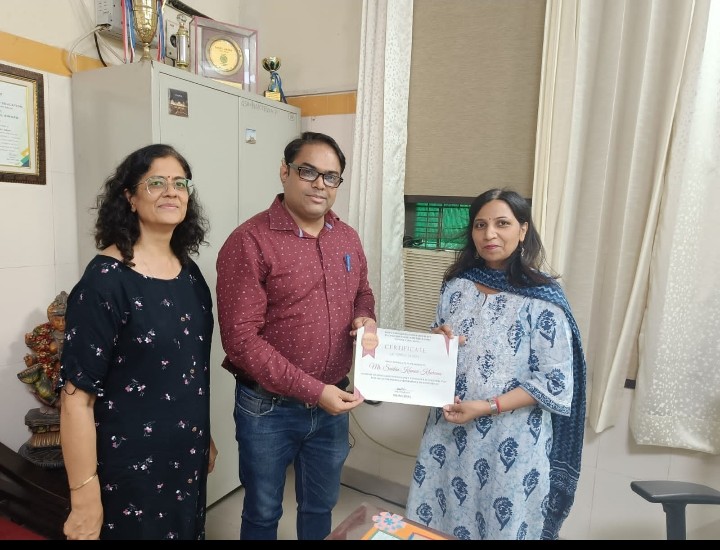 Sachinkkhurana's tweet photo. HONOURED to receive an appreciation letter for my role as a Mentor teacher from HOS 
Ms Minakshi mam of @skvb3PV
Paschim vihar school.
Thank you for the recognition !!! #Mentorship .
@Dir_Education 
@PbpandeyB https://t.co/1E1QwBjTah