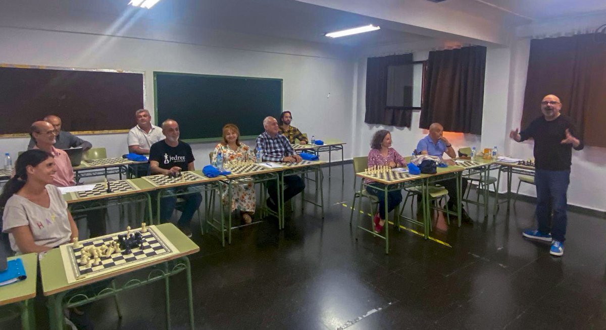 El Ayuntamiento de #Mogán ha finalizado con éxito la implantación durante el presente curso escolar de una iniciativa basada en el aprendizaje del ajedrez para la atención del alumnado con neurodiversidad. Más⤵️ mogan.es/1-noticias/608…