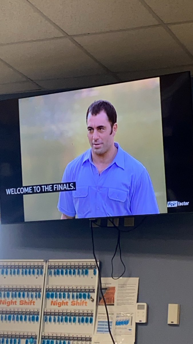 Seqazify's tweet photo. @joerogan Listening to your podcast on break and i glance up and see your old fear factor reruns 😂 https://t.co/PHpdgTkd6Z