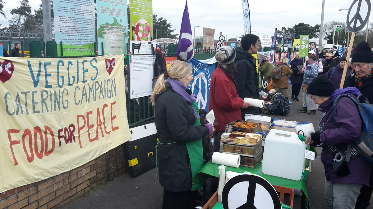 No US nukes in Britain – Make Lakenheath a nuclear-free zone! Sat 11th: Join peace activists at RAF Lakenheath. Protest against US plans to base deadly nuclear bombs at the base #FoodByVeggies for peace campaigns since 1984 #Veggies40Years veggies.org.uk/event/dont-put…