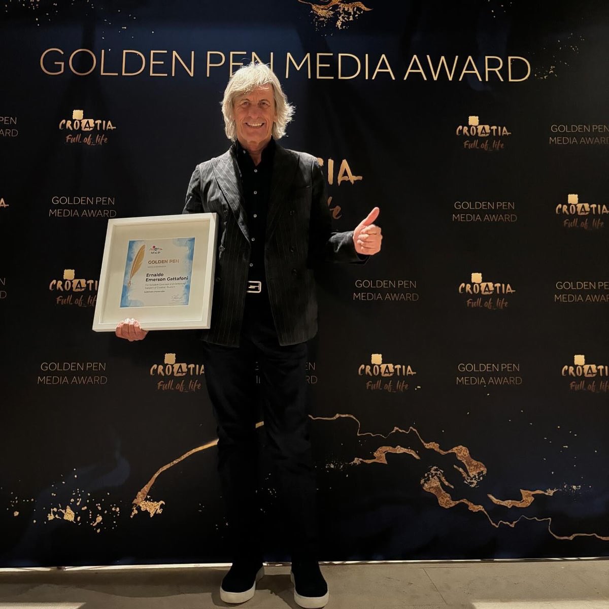 Ieri sera, nella splendida #dubrovnik, in occasione dei 20 anni del GoldenPen Awards abbiamo ricevuto l’onorificenza di Media Ambassadors of Croatia, un grande onore ! 
Grazie Croazia 🇭🇷🫶 @dreamsroad_tv @valedreamsroad @emersontheroad @gekofilm