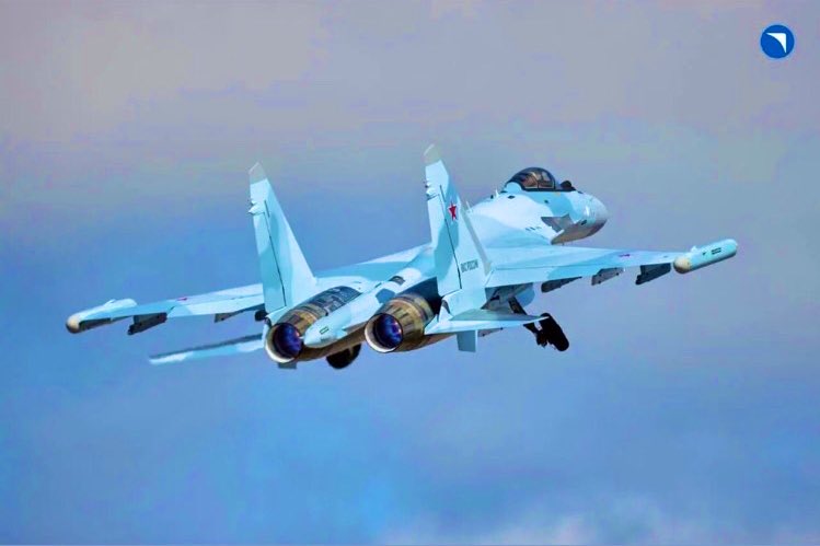 ۲
جنگنده های چندمنظوره نسل۴++
Sukhoi Su-35S 
را پس از اتمام آزمایشات به نیروی هوافضای فدراسیون روسیه تحویل داد.
در نوک بال های این جنگنده غلاف جنگ الکترونیک با طراحی تا حدودی متفاوت درمقایسه باغلاف L265M10p که بخشی از سیستم جنگ الکترونیک khibiniا ست به چشم می خورد.