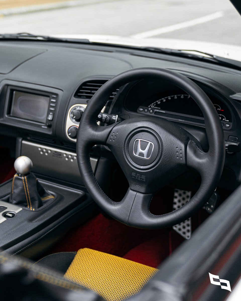 collectingcars_'s tweet photo. This Honda S2000 Type S is an entertaining, driver-focused roadster, fitted with a few choice modifications. ⁠
⁠
📍LIVE NOW - Hong Kong⁠
⁠
https://t.co/MVWwssQunq
⁠
#CollectingCars #Honda #JDM #S2000 #SportsCar #HongKong https://t.co/gTokn1exTP