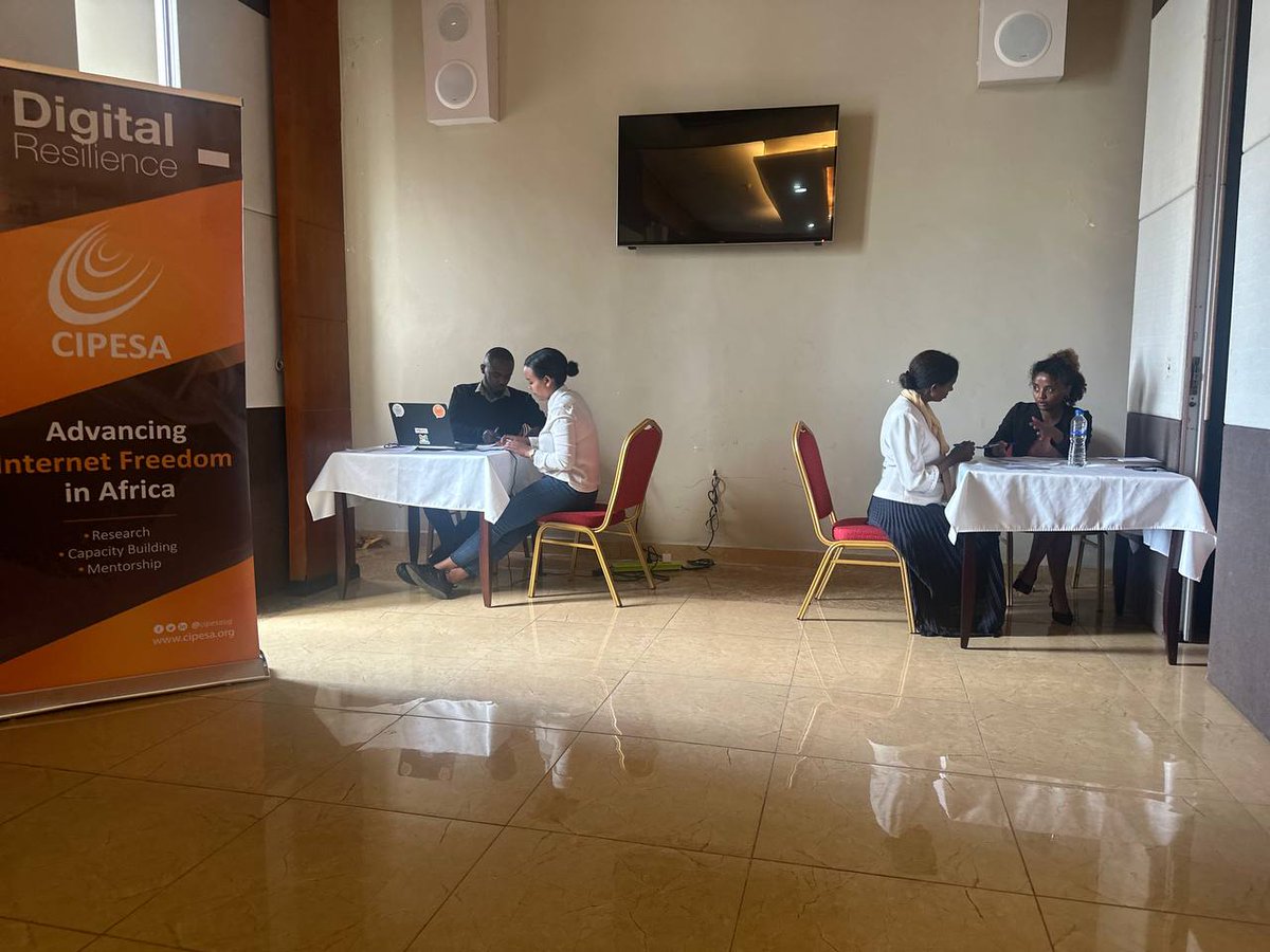 Parallel to today's dialogue on #mediafreedom, a 'Digital Café' is taking place, this side event offers 1-on-1 consultations with experts to enhance individual #digitalsafety. This event complements the main discussions empowering &amp; protecting women journalists.