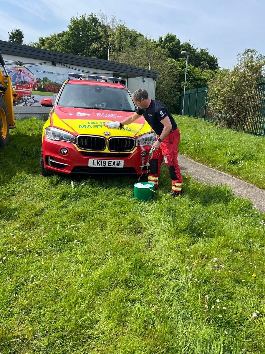 🧽 Shout out to our incredible Aircrew Team Leader, Julian! Today, he's rolling up his sleeves and giving our Critical Care Car a sparkling clean at our Strensham Airbase 🧼