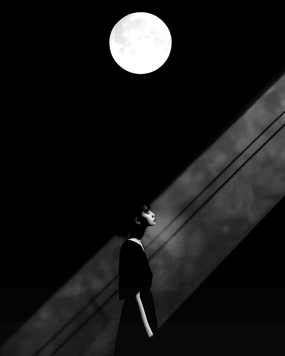 Moon Lover 🌙 by Aikaterini Theocharidou #moon #street #bnw #art