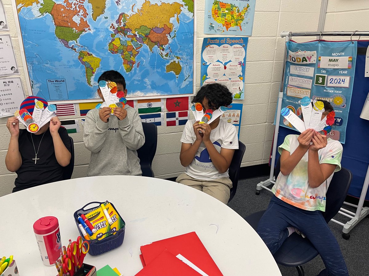 ML students wrapped up their solar system unit with a planet project! They wrote facts using their text and prior knowledge <a href="/markdgrilo/">Mark D. Grilo</a> @Dani_Marangon <a href="/tincroadschool/">Tinc Road Elementary School</a>
