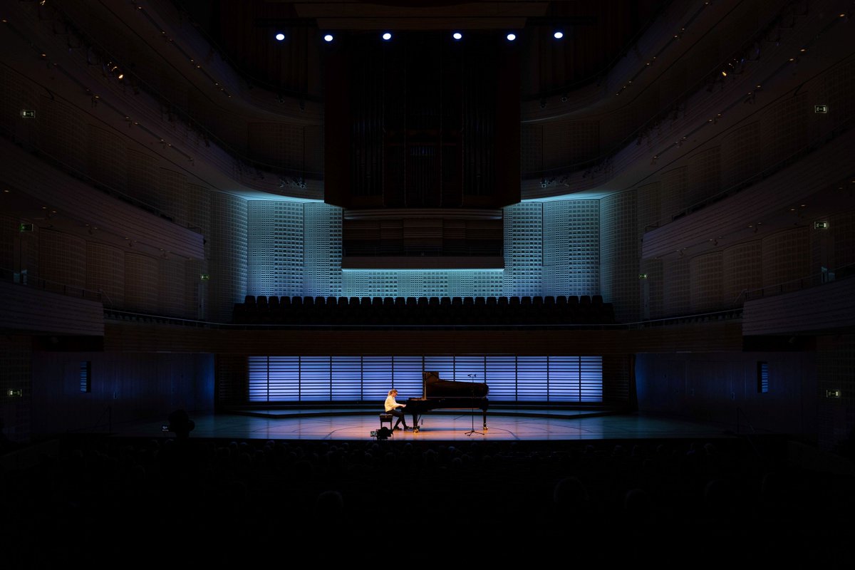 Nobody unites Jazz and Classical Music quite like Johanna Summer: Freely improvised, highly virtuosic, and full of curiosity for the unheard. Photos © Manuela Jans / Lucerne Festival Founding Partners Piano Fest: Berthold Herrmann and Mariann Grawe-Gerber