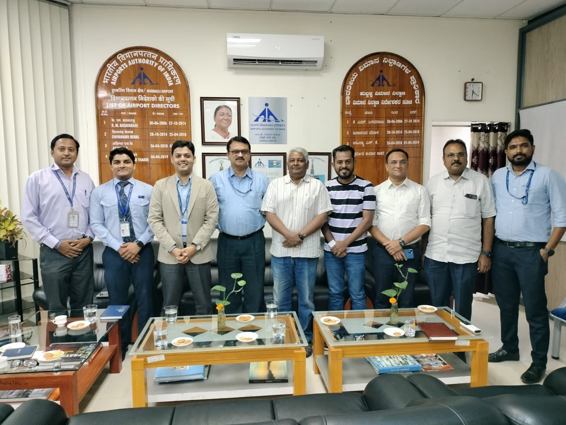 Today we met Mr. Saurabh Sachdeva (Sales head, Karnataka for IndiGo) and requested him to restart Mumbai and Ahmedabad flight from Hubballi Airport He assured us to look into it positively @aaihbxairport @IndiGo6E #Hubballi #Hubli #Ahmedabad #Mumbai @JoshiPralhad (1/2)