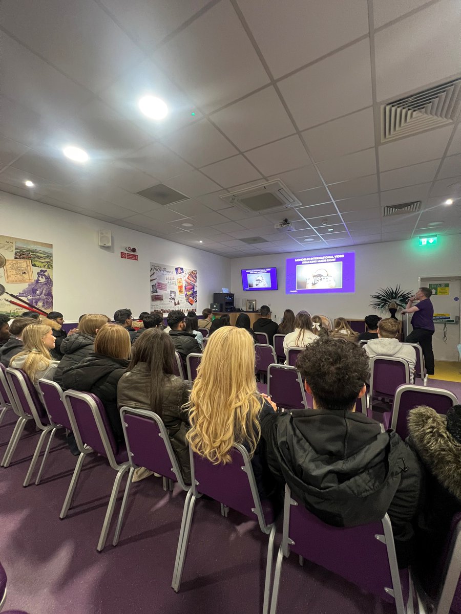 A-level Business students recently visited @CadburyWorld, where they enjoyed a tour of the museum & factory, chocolate tasting & a 4D cinema experience! The day ended with a marketing seminar in which students learned about the history of the Cadbury brand 🍫