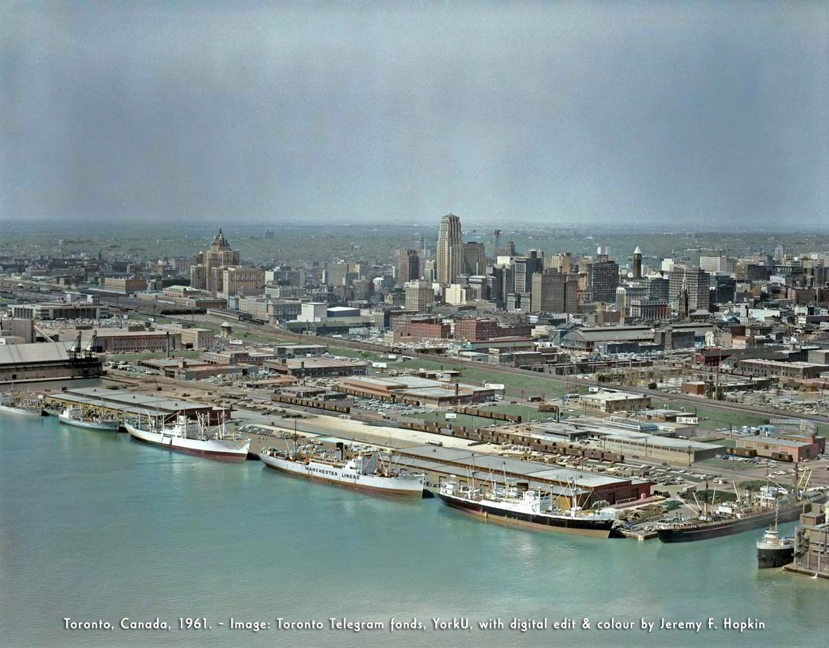 Bird's eye view of Toronto, taken #OnThisDay in 1961 (May 10)

#otd #1960s #birdseyeview #aerialview #colourization #colorization #history #torontohistory #tdot #the6ix #toronto #canada #hopkindesign
