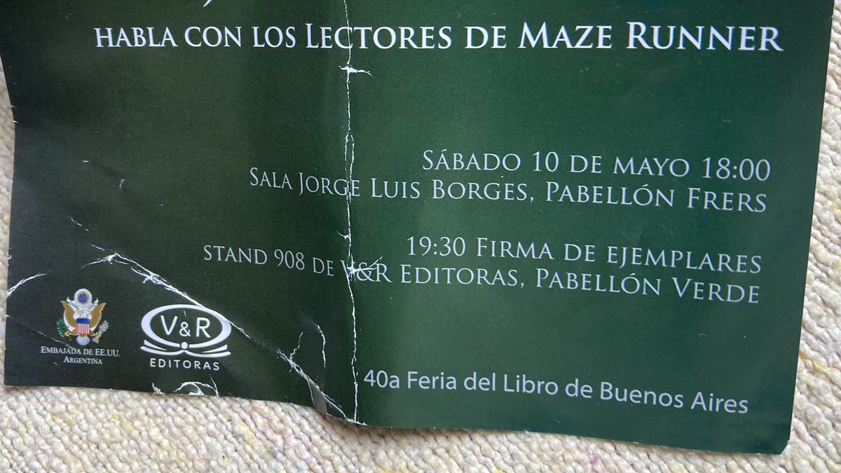 hijadeposeidon's tweet image. Hoy se cumplen diez años del acontecimiento que literalmente cambió para siempre a los jóvenes lectores argentinos y a la industria editorial. 

Y seguimos aquí🫂