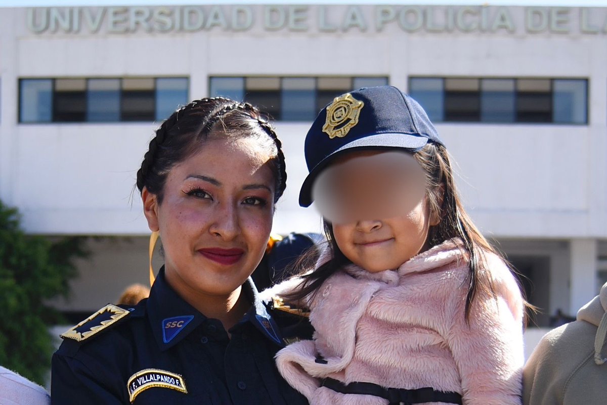 73% de las mujeres policías de la CDMX son mamás y, de ellas, casi la mitad son jefas de familia. Feliz día de las madres a todas ellas, porque son extraordinarias todos los días. 👮🏻‍♀️👮🏽