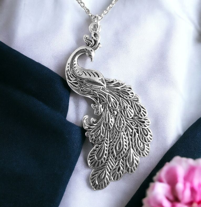 #Elegant #Antique #Silver #Colour #Peacock #Pendant #Necklace

buff.ly/3CS9SlS

#ebay #Sales #shoplocal #ebayfinds #ebaydeals #shopping #ebayuk #shoppingonline #shopsmall #ATSocialMedia #spdc #jewelry #tweetuk #tweeturbiz #giftideas #EarlyBiz #UKHashtags #UkSmallBiz