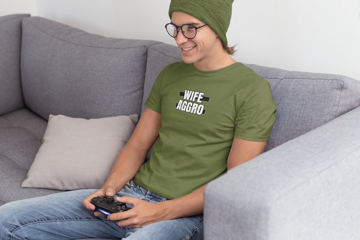 BRB Wife Aggro

llamarack.etsy.com/listing/172746…