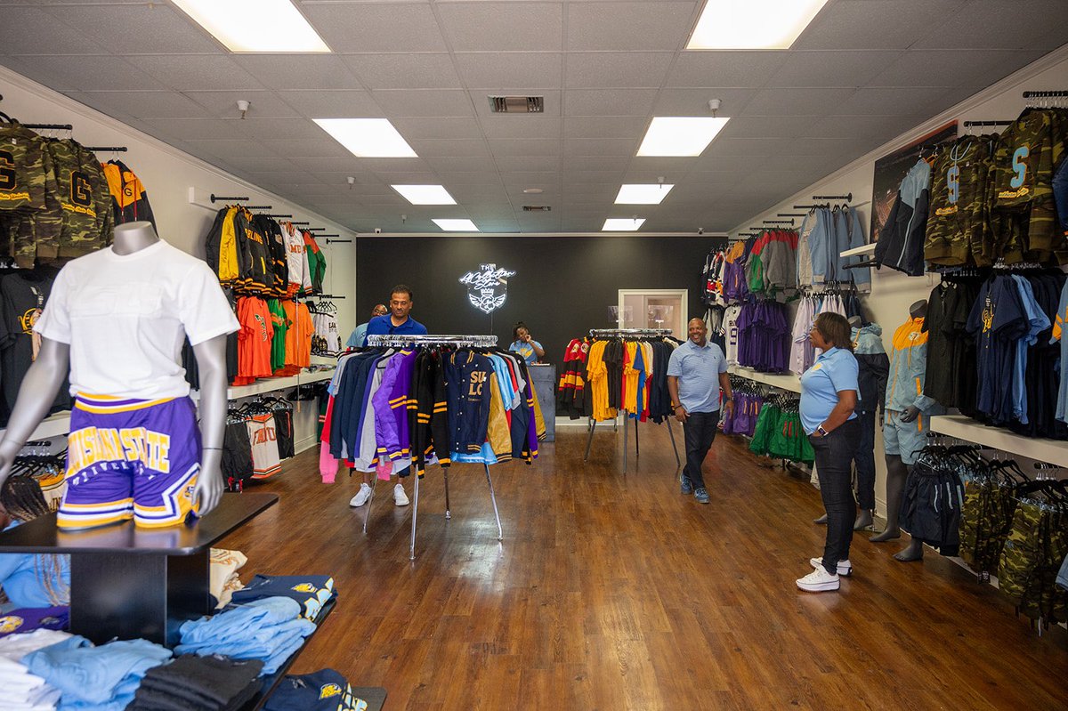 thealcstore's tweet image. Summer School Hours begins 
May 29 - July 31
Monday: CLOSED
Tuesday: CLOSED
Wednesday: 12-5PM
Thursday: 12-5PM
Friday: 12-5PM 
Saturday: 10-5PM
Sunday: CLOSED
#TheALCollectionStore
7566 Bluebonnet Blvd. 
Baton Rouge, La 70810